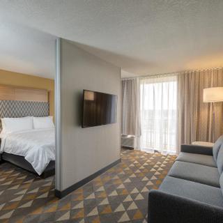 Holiday Inn & Suites Orlando SW - Celebration Area | Kissimmee | hotel suite